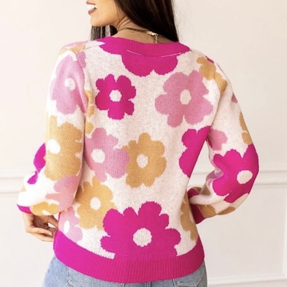 🎉💕 NEW Pink Multicolor Floral Sweater Flowers - Picture 2 of 2